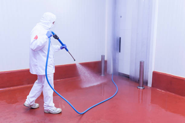 Best Animal Enclosure Cleaning  in Grundy Center, IA